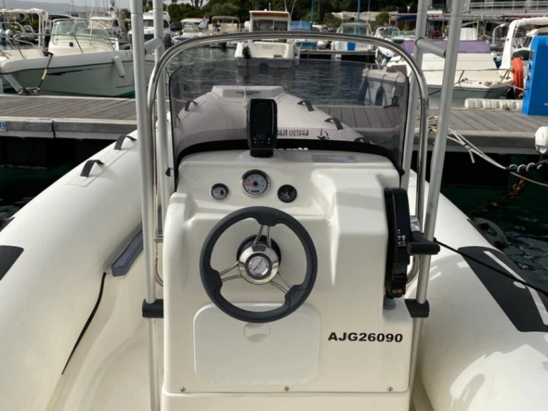 Yacht charter Porto Pollo billig Marsea SP 90