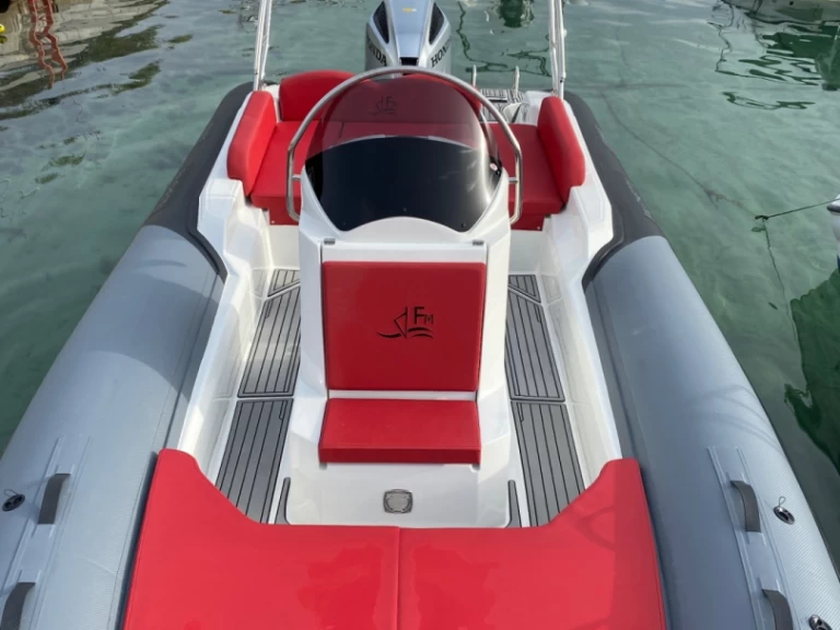 Uthyrning RIB Fanale marine  med en båtlicens 