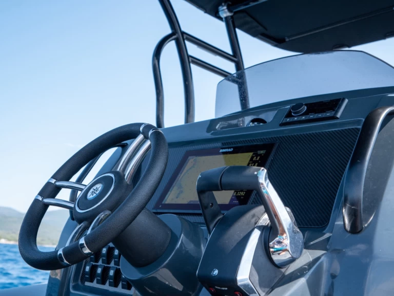 Yacht charter Porto Pollo billig LIBECCIU 1000