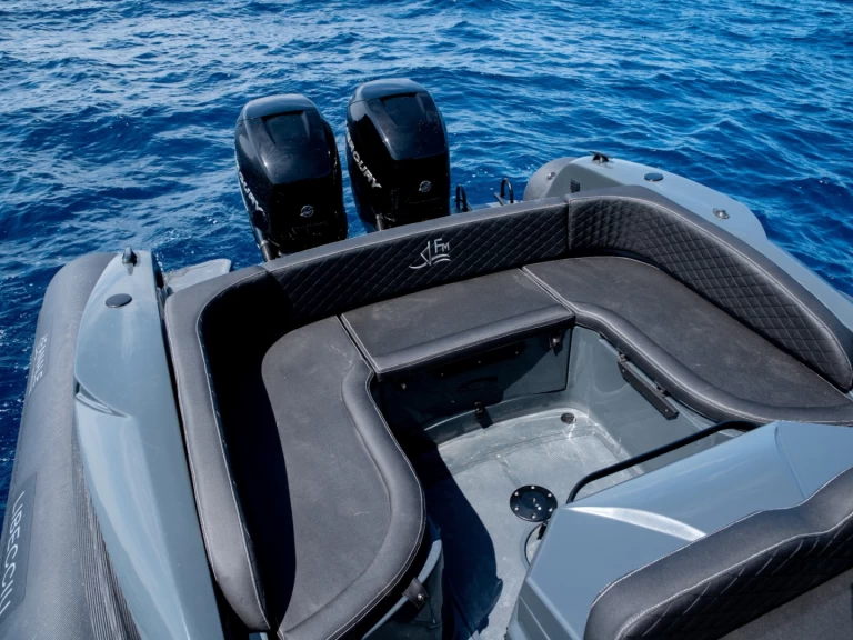 Uthyrning RIB i Porto Pollo - U FANALE LIBECCIU 1000