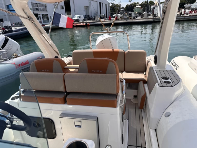 Uthyrning RIB Zodiac med en båtlicens 