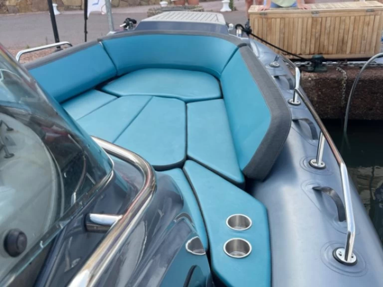 Zodiac Medline 9 charter bareboat eller skeppad i Port Grimaud