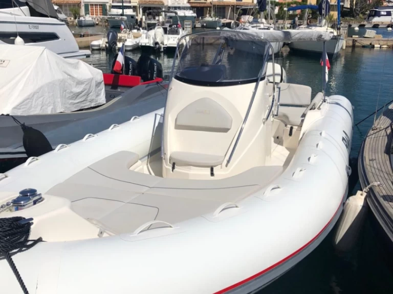 Båtuthyrning Bwa Sport 28 GTc i Port Grimaud på Samboat 