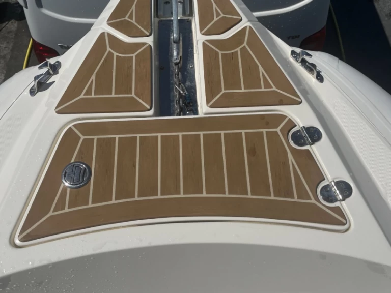 Yacht charter Port Grimaud billig CAPELLI 700 TEMPEST OPEN