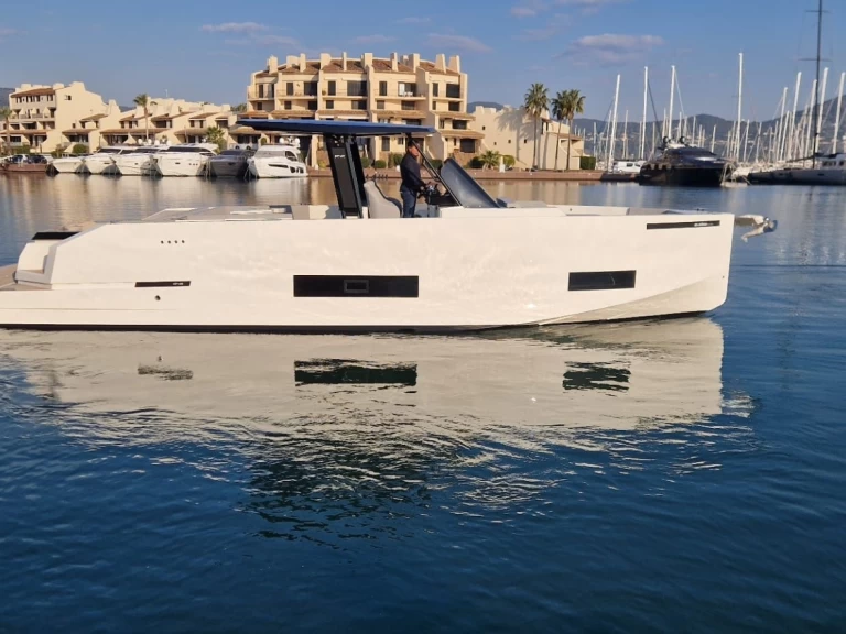 Uthyrning Lyx yacht i Port Grimaud - DE ANTONIO Yachts De Antonio D42 Open