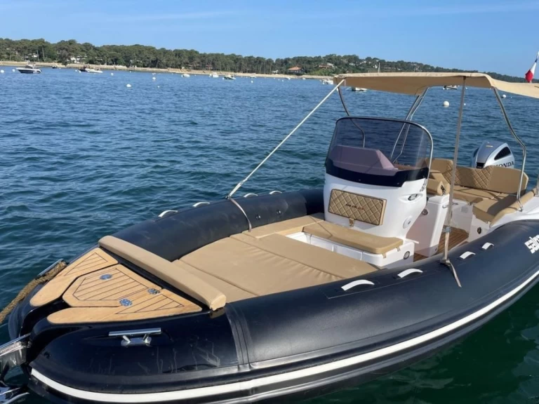 Yacht charter Cogolin billig Salpa Soleil 23