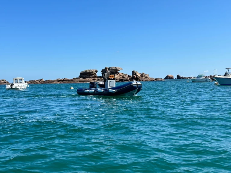Hyra RIB med eller utan skeppare Vanguard Marine Trégastel 