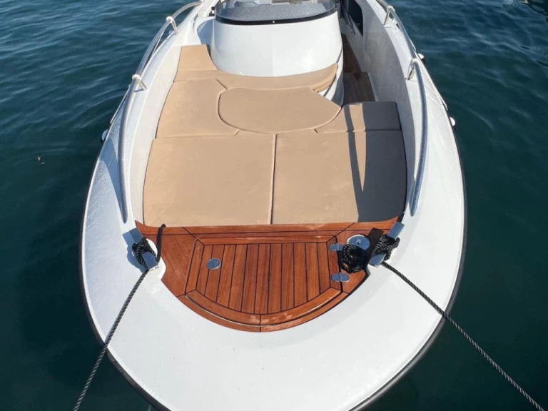 Clear Libra open 7.5 charter bareboat eller skeppad i Saint Raphael