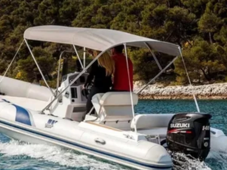 Uthyrning RIB Tiger med en båtlicens 