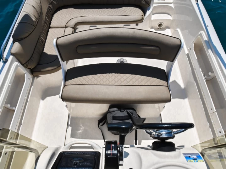 Yacht charter Funtana-Fontane billig Voyager 640