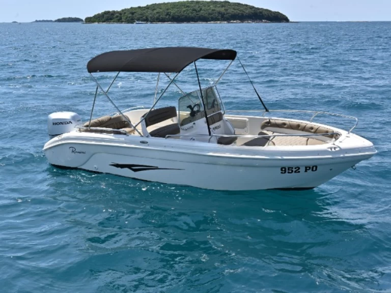Ranieri Voyager 640 charter bareboat eller skeppad i Funtana-Fontane