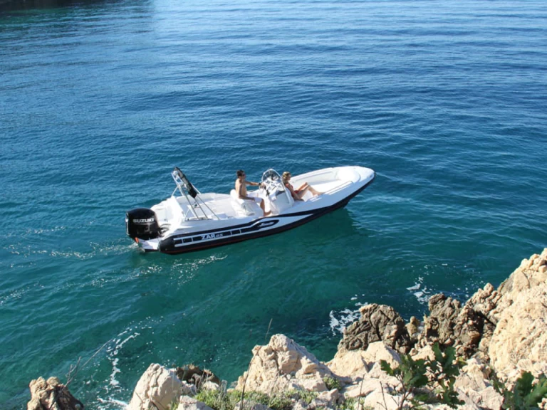 Hyra RIB med eller utan skeppare Zar Funtana-Fontane 