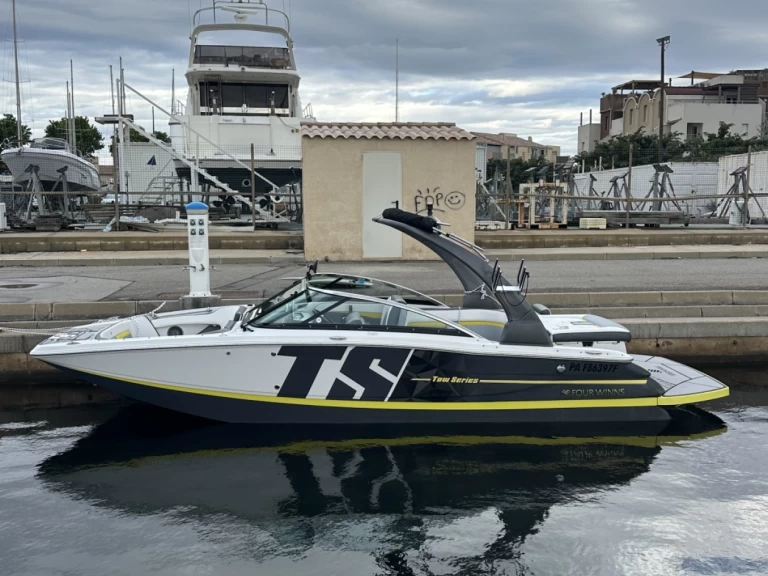 Four Winns TS 222 charter bareboat eller skeppad i Gruissan