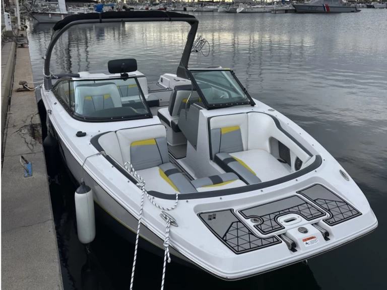 Hyr en Four Winns TS 222 Gruissan 