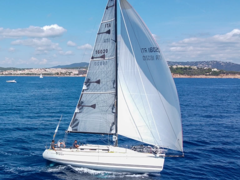 Hyr en Bénéteau First 34.7 Port de Palamós 