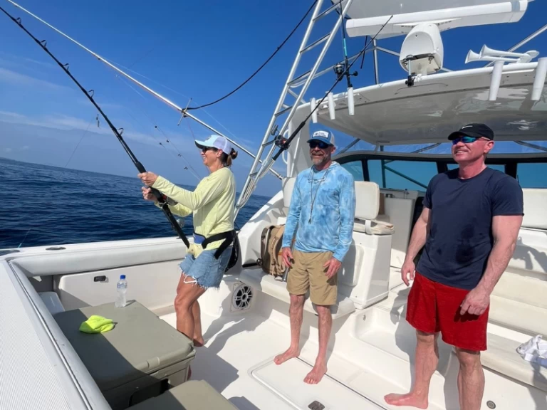 Uthyrning Motorbåt  Tiara med en båtlicens 