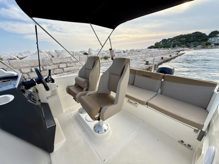 Yacht charter Porec Port billig Activ 675 Sundeck