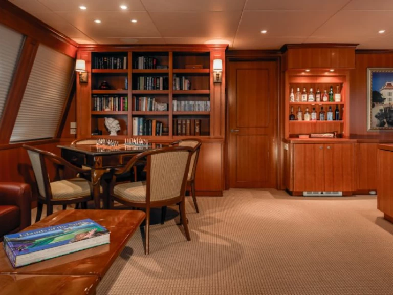 Delta Marine MURPHY'S LAW charter bareboat eller skeppad i Bahamas 