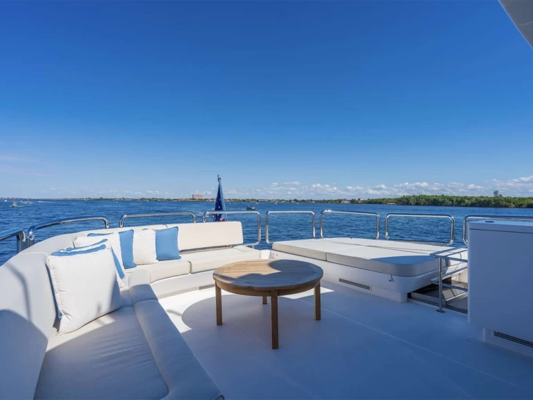 Hyra Lyx yacht med eller utan skeppare Horizon Fort Lauderdale 