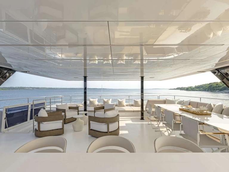 Uthyrning Lyx yacht Sunreef med en båtlicens 