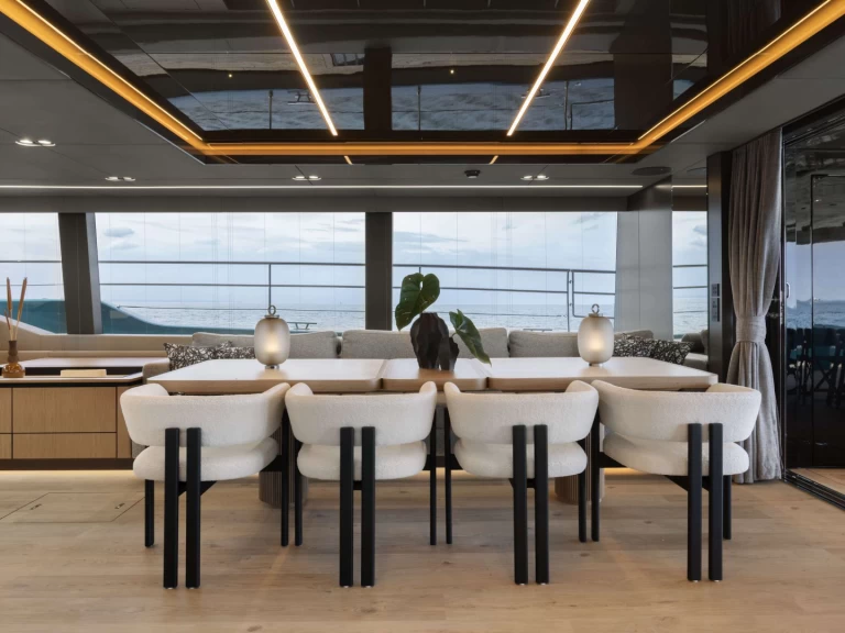 Uthyrning Lyx yacht Sunreef med en båtlicens 