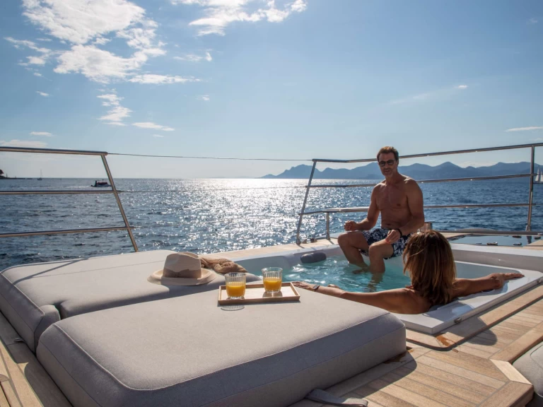 Yacht charter Aten billig CHRISTAL MIO 80 