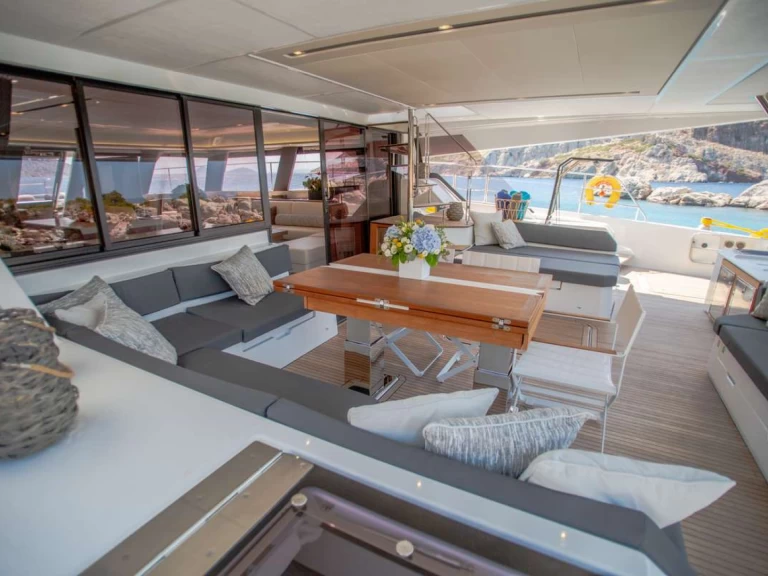 Hyr en Fountaine Pajot MAJESTY OF GREECE Nea Peramos 
