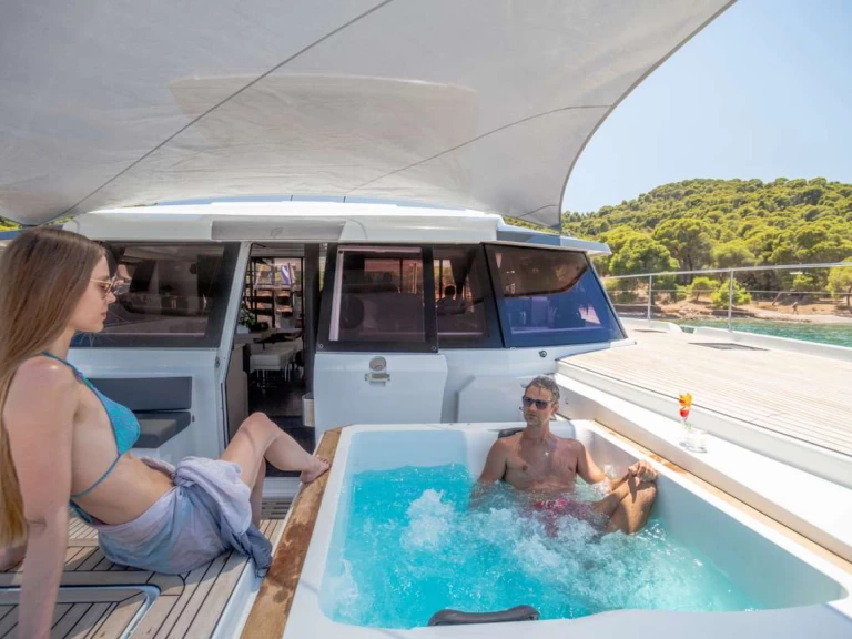 Uthyrning Lyx yacht i Nea Peramos - Fountaine Pajot MAJESTY OF GREECE