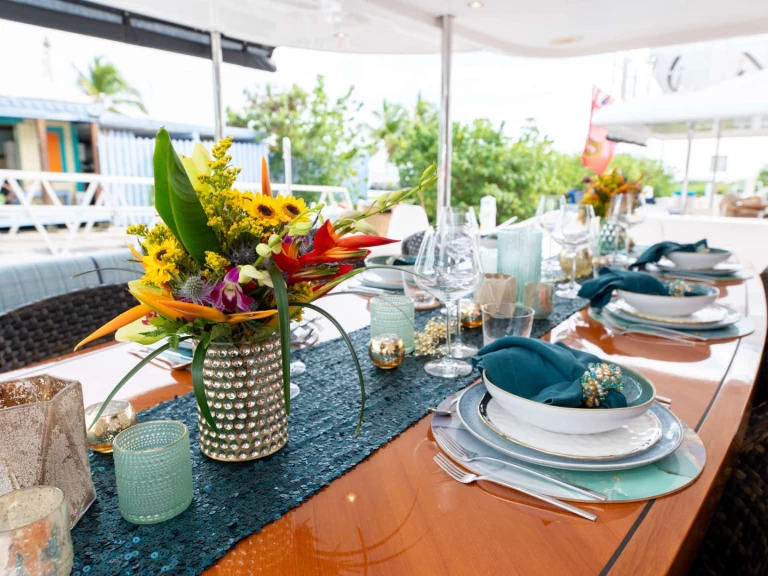 Uthyrning Lyx yacht Horizon med en båtlicens 