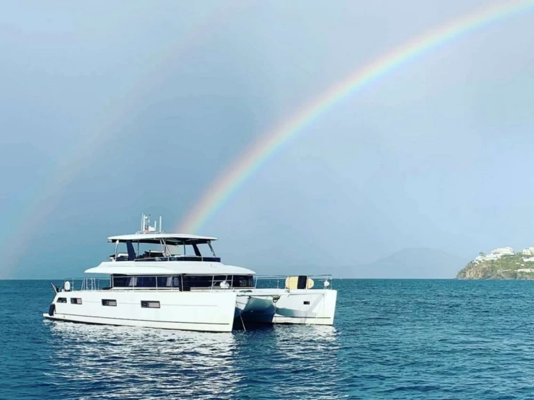 Båtuthyrning Lagoon CUTE LITTLE CAT i Piraeus på Samboat 