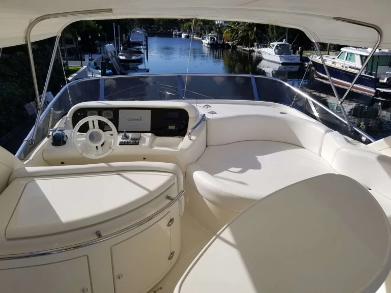 Lyx yacht för uthyrning Miami Beach till det bästa priset 