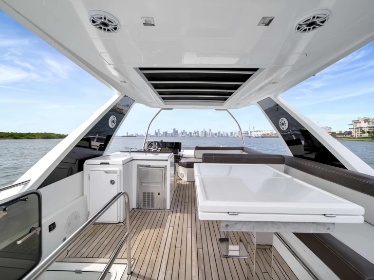 Yacht charter Miami  billig Infinity