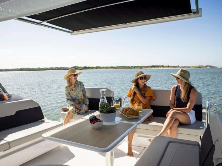 Yacht charter Frankrike  billig Selesticat