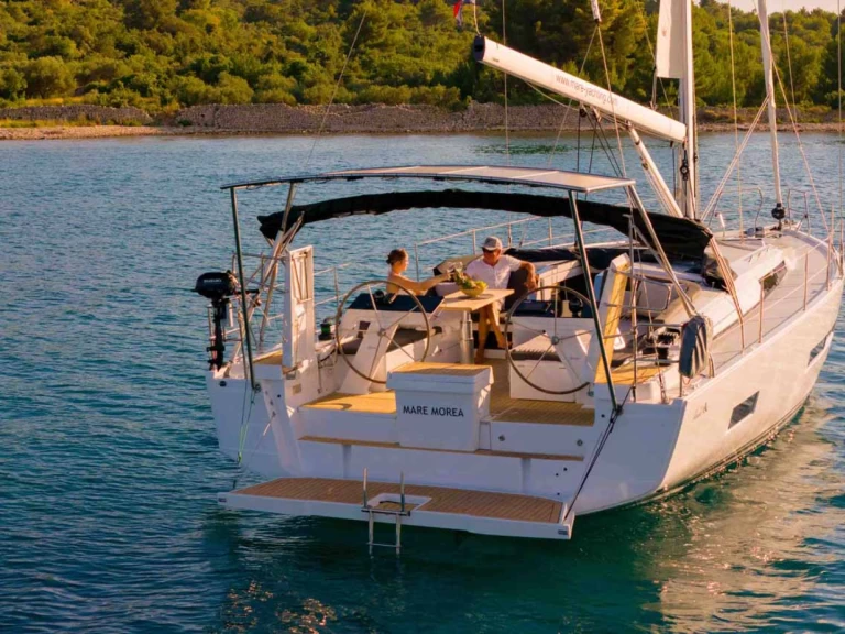 Hyra Segelbåt  med eller utan skeppare Hanse Šibenik  