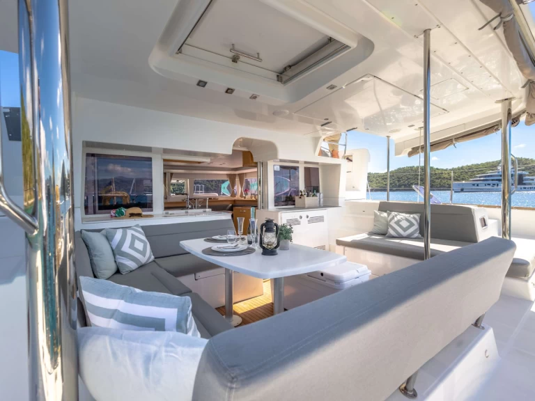 Hyra Lyx yacht med eller utan skeppare Lagoon Brittiska Jungfruöarna 