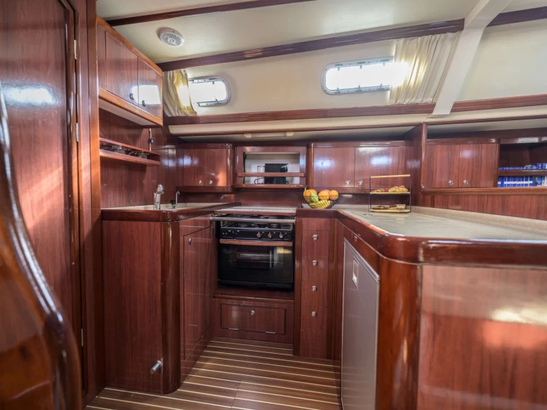 Uthyrning Aten - Ocean Yachts MYTHOS av Samboat 