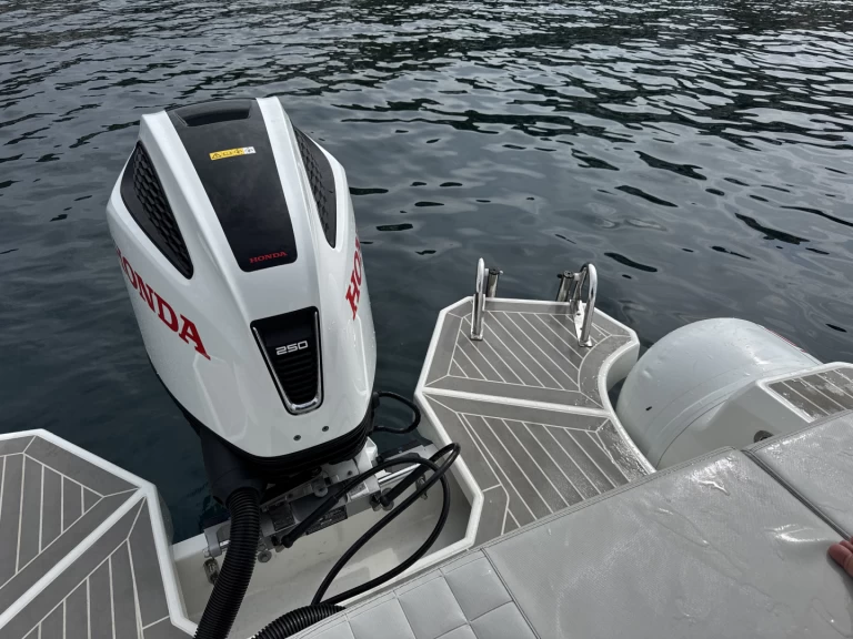 Båtuthyrning 4XC HA27 i Roses på Samboat 