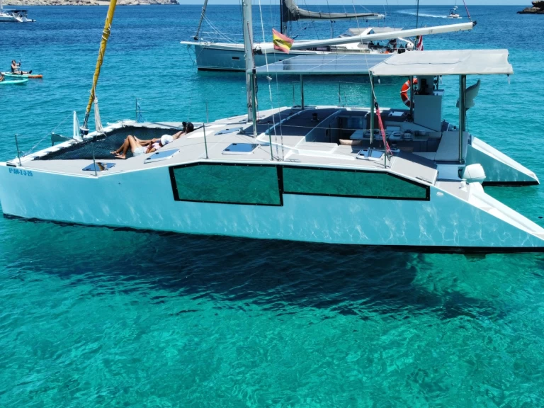 Hyr en Multicap-Caraibes Punch 1200 Playa de Talamanca 