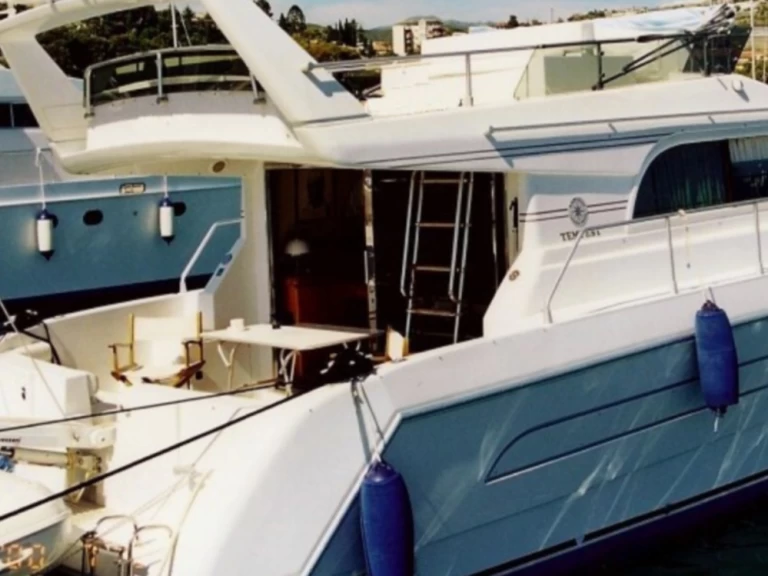 Uthyrning Motorbåt  Raffaelli med en båtlicens 