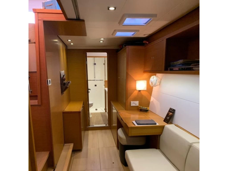 Lagoon Lagoon 450 F charter bareboat eller skeppad i Sant Antoni de Portmany