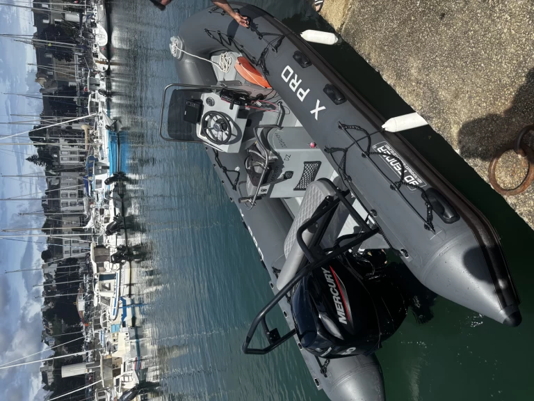 3D Tender 3D Tender 535 charter bareboat eller skeppad i Sanary-sur-Mer