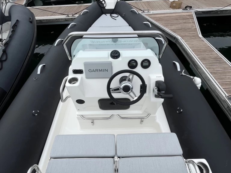 Uthyrning RIB Zodiac med en båtlicens 