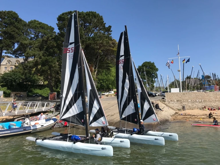 Uthyrning Katamaran  Dart med en båtlicens 