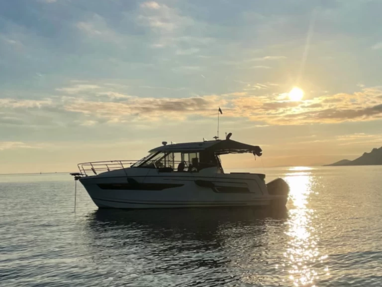 Motorbåt  för uthyrning Mandelieu-la-Napoule till det bästa priset 