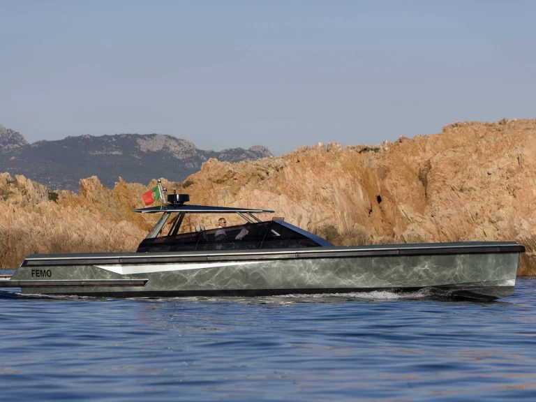 WALLY YACHTS power 47 charter bareboat eller skeppad i Saint-Jean-Cap-Ferrat