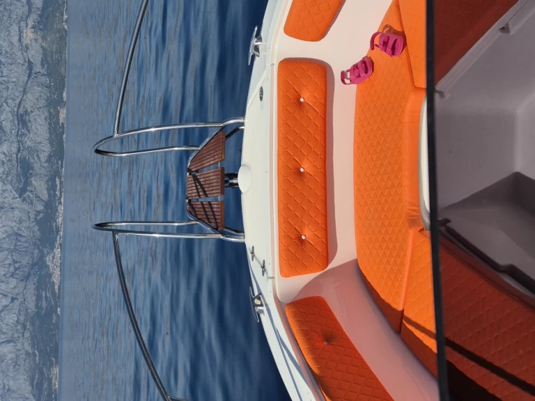 Cap755cc Cap755cc charter bareboat eller skeppad i Makarska