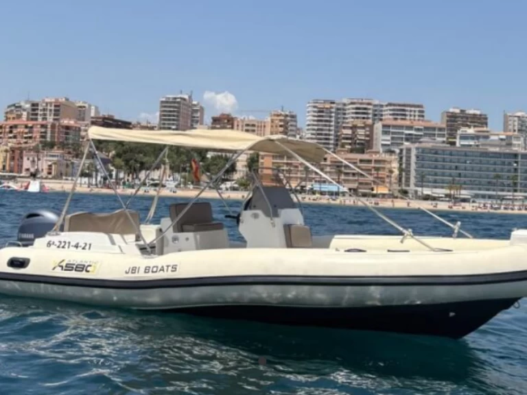 Uthyrning RIB Atlantic med en båtlicens 