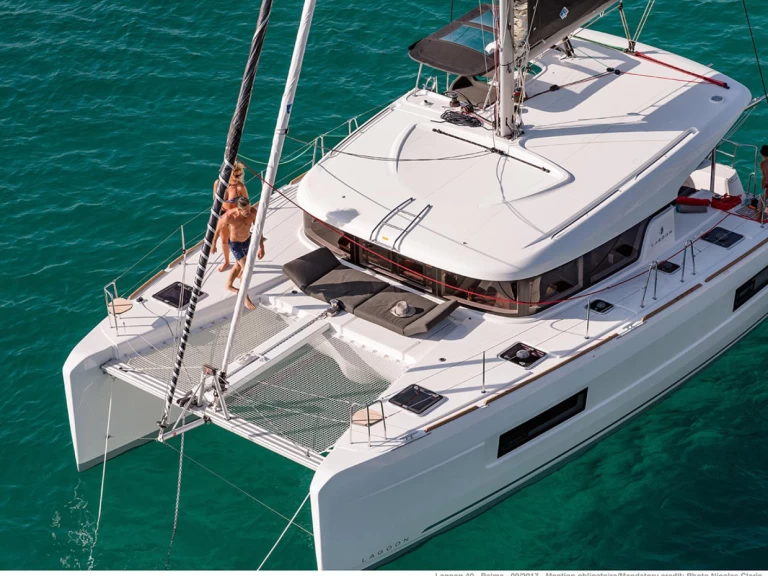 Lagoon Lagoon 40 charter bareboat eller skeppad i Golfo Aranci