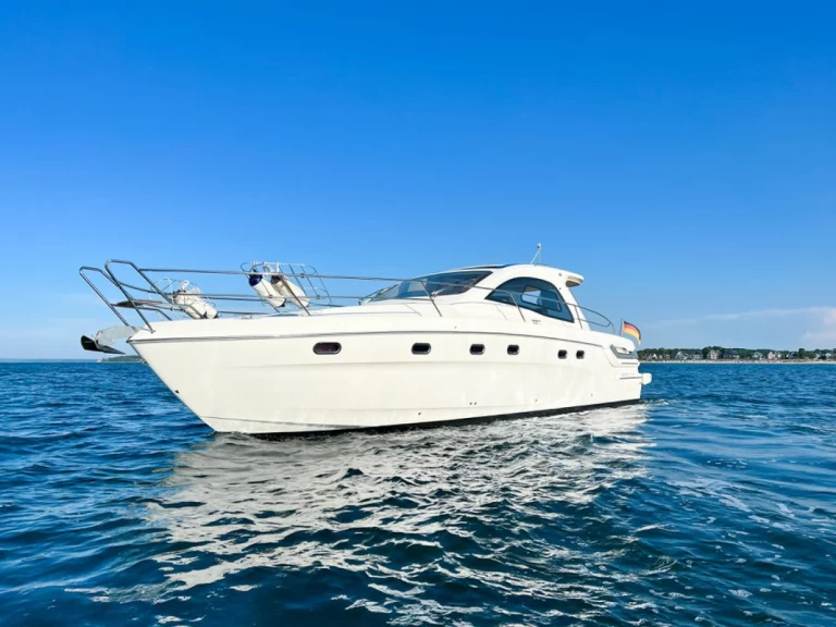 Lyx yacht för uthyrning Neu Travemünde till det bästa priset 
