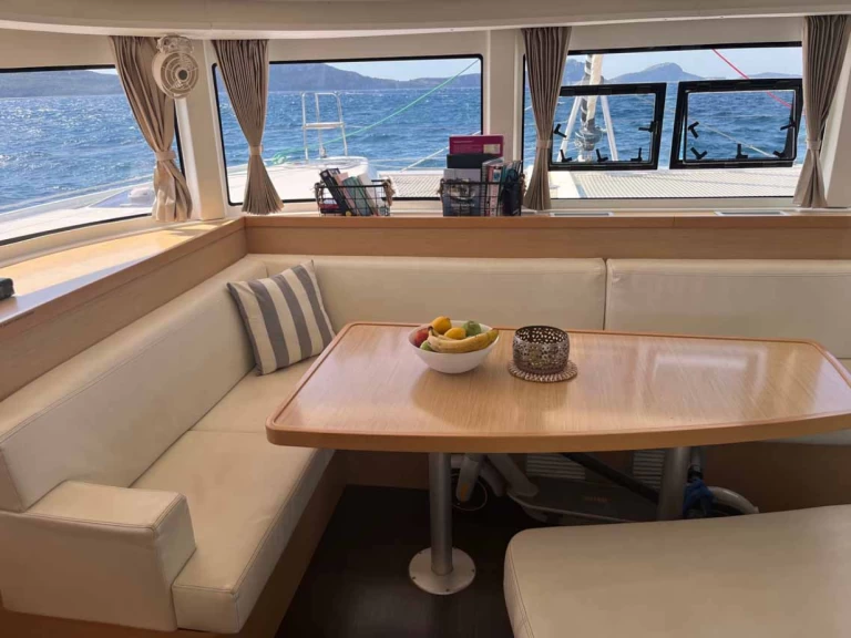 Uthyrning Katamaran  Lagoon med en båtlicens 